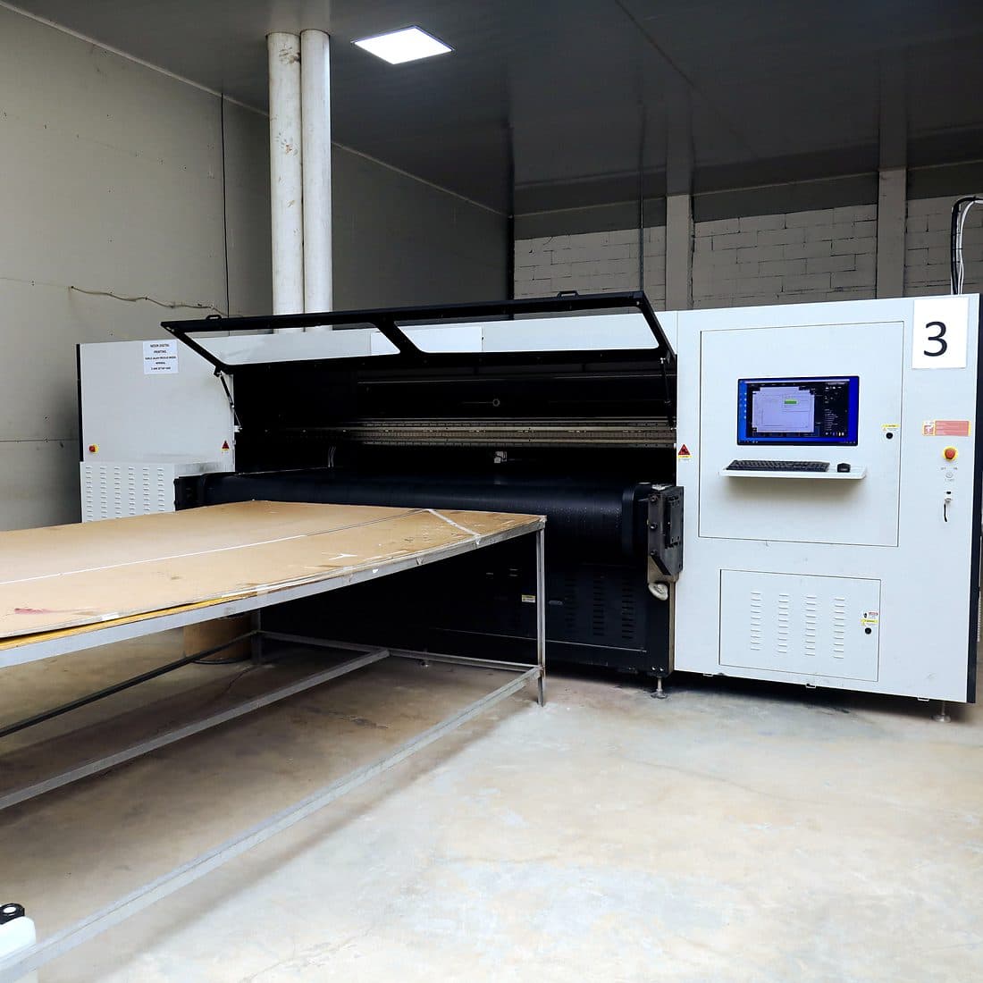 Large-format digital printing