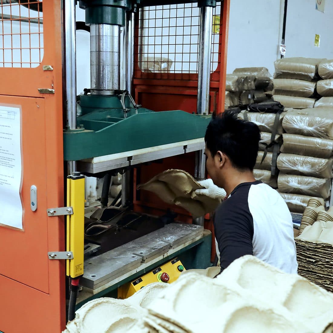 Moulding press